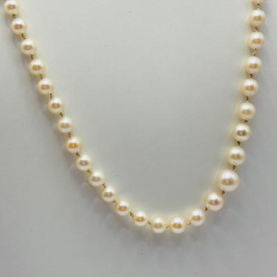 LOT 320: Vintage 20" Long Strand of Graduated Cultured Pearls with Silver Clasp