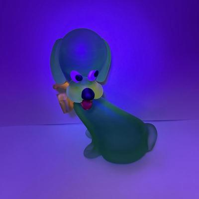 LOT 1D: Vintage Murano Seguso Uranium Art Glass Dog Sculpture *condition issue*