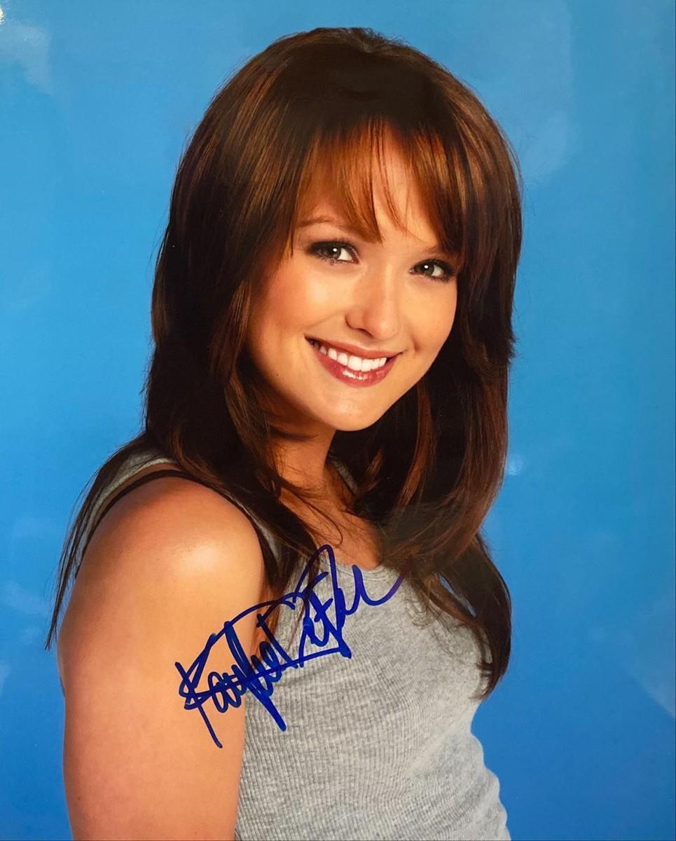 Kaylee DeFer Signed Photo | EstateSales.org