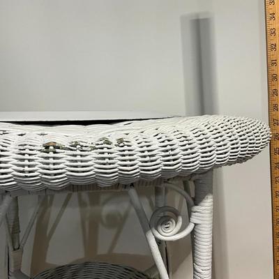 White Wicker table