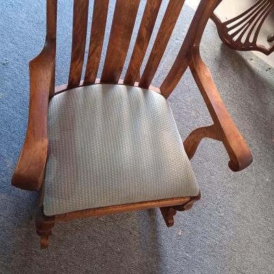 BEAUTIFUL WATERFALL STYLE WOODEN ANTIQUE ROCKING CHAIR