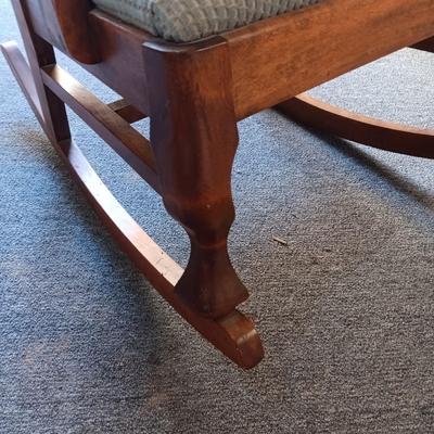 BEAUTIFUL WATERFALL STYLE WOODEN ANTIQUE ROCKING CHAIR