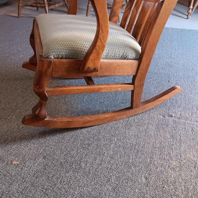 BEAUTIFUL WATERFALL STYLE WOODEN ANTIQUE ROCKING CHAIR
