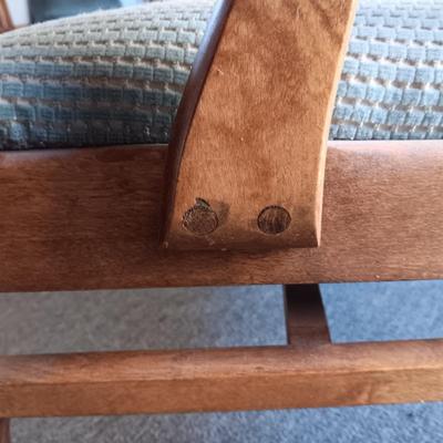 BEAUTIFUL WATERFALL STYLE WOODEN ANTIQUE ROCKING CHAIR