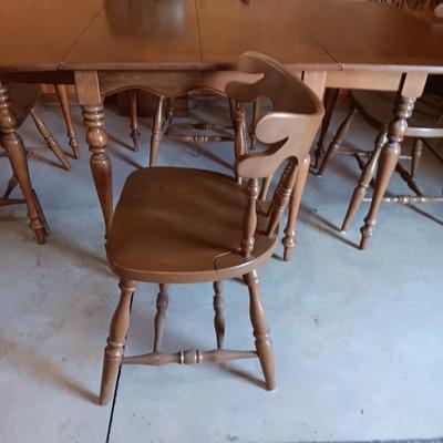 DROP LEAF TABLE WITH 4 CHAIRS AND 2 LEAVES