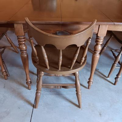 DROP LEAF TABLE WITH 4 CHAIRS AND 2 LEAVES