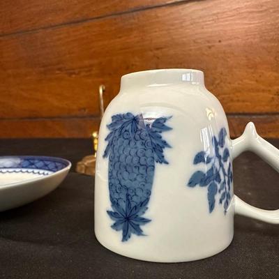 Lot of Blue Patterend Tea Sets