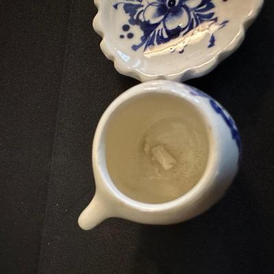 Lot of Blue Patterend Tea Sets