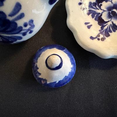 Lot of Blue Patterend Tea Sets