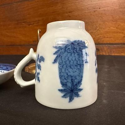 Lot of Blue Patterend Tea Sets