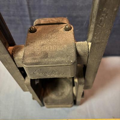 Easy Pull Can Crusher