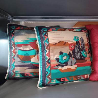 SW STYLE QUEEN COMFORTER, PILLOW SHAMS AND BEDSKIRT
