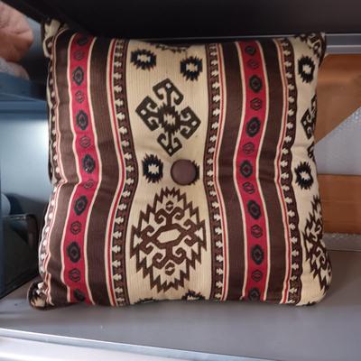 SW STYLE QUEEN COMFORTER, PILLOW SHAMS AND BEDSKIRT