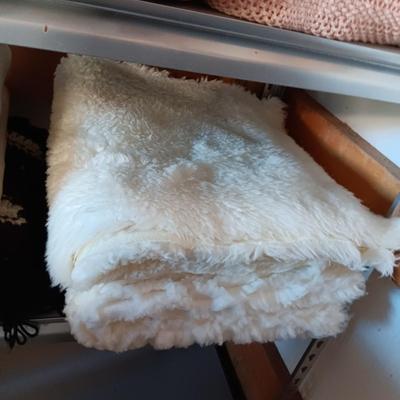 2 WOOL THROW BLANKETS, QUEEN SHEETS, BLANKET, FAUX FUR PIECES