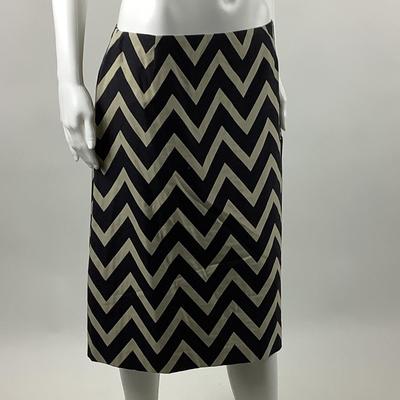 574 New ESCADA Black and Tan Zig-Zag Skirt