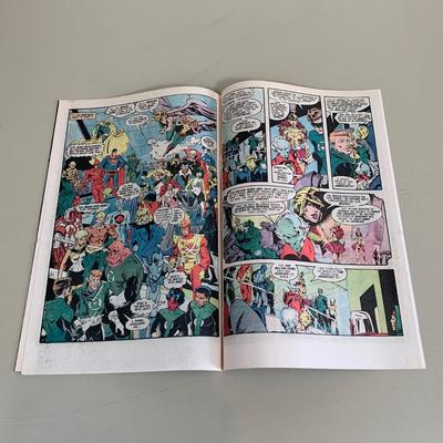 LOT 252 B: Marvel Comics 1991 "Weapon X" Vol. 1 #81, Baseball's Greatest Heroes 1991 "Mickey Mantle" Vol. 1 #1,...