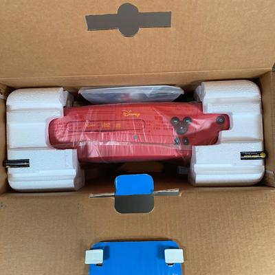 LOT 253 B: NIP Sealed Disney Electronics Classic DVD Player DVD2000-C