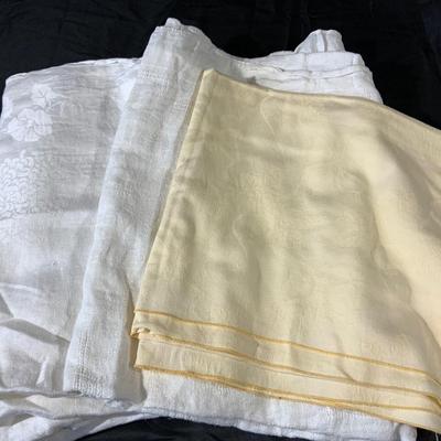Lot of Various Sizes of Vintage to now Table Covers including a large set of Napkins