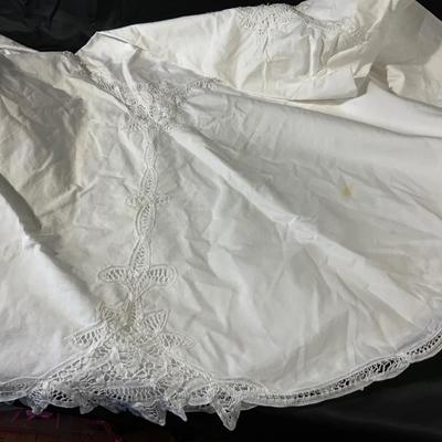 Lot of 4 Vintage lace table cloths including an Embroidered Square Table Cloth