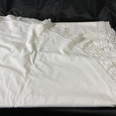 Lot of 4 Vintage lace table cloths including an Embroidered Square Table Cloth