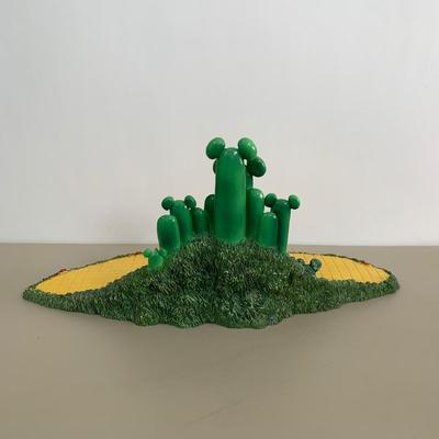 LOT 254 A: 2006 Limited Edition Numbered Mickey's Magical Time In Oz Collection