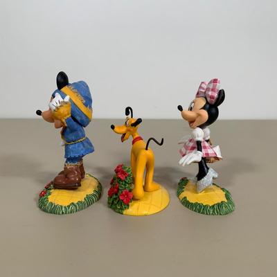LOT 254 A: 2006 Limited Edition Numbered Mickey's Magical Time In Oz Collection