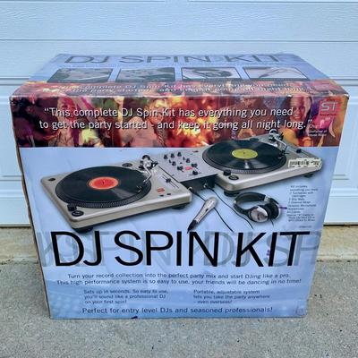 LOT 255 B: NIP Sound Tech DJ Spin Kit Model #STMX100