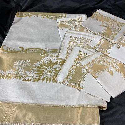 Lot of Vintage to Now tablecloths including table runners