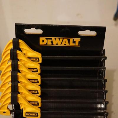 DEWALT 8" WOODWORKING TRIGGER BAR CLAMPS IN HOLDER
