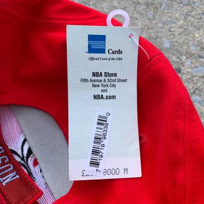 LOT 261 B: NWT Sixers Allen Iverson #3 Champion Basketball Jersey Size Medium & Baseball Hat