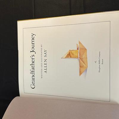 Lot of Beautiful Oriental Items including Porcelain Soup Spoons from Japan