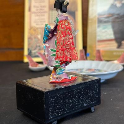 Lot of Beautiful Oriental Items including Porcelain Soup Spoons from Japan