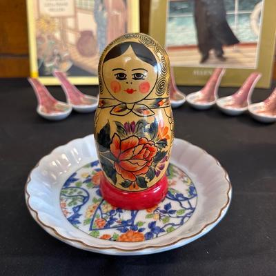 Lot of Beautiful Oriental Items including Porcelain Soup Spoons from Japan