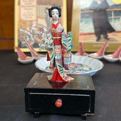 Lot of Beautiful Oriental Items including Porcelain Soup Spoons from Japan