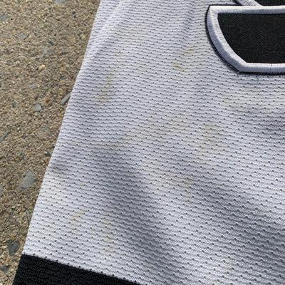 LOT 262 A: NHL Philadelphia Flyers Leclair & Lindros Jerseys Size Junior Small / Medium & Large / X-Large