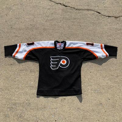 LOT 262 A: NHL Philadelphia Flyers Leclair & Lindros Jerseys Size Junior Small / Medium & Large / X-Large