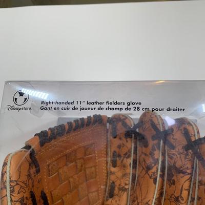 LOT 263 B: Disney Studio Collection Right Handed 11" Leather Fielders Glove
