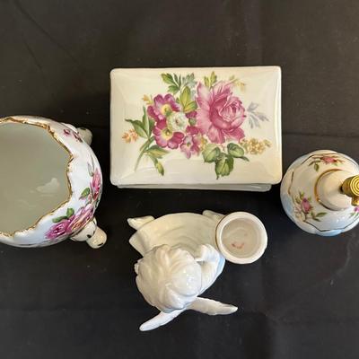 Lot of Vintage Rose Patterned Porcelain & China Trinkets