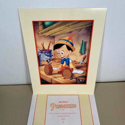 LOT 264 B: The Disney Store Exclusive Commemorative Lithograph Collection; The Aristocats, Aladdin, Snow White And The Seven Dwarfs,...