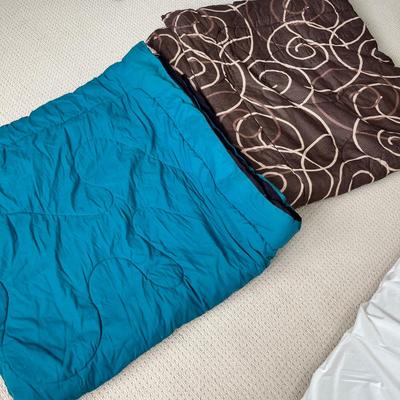 Lot 140 Comforters - green and black and brown swirl (Q)