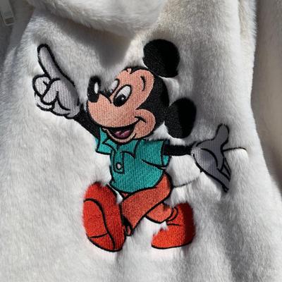 LOT 267 A: Disney White Mickey Mouse Embroidered Faux Fur Size 1 X-Large Coat