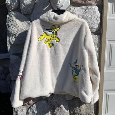 LOT 267 A: Disney White Mickey Mouse Embroidered Faux Fur Size 1 X-Large Coat