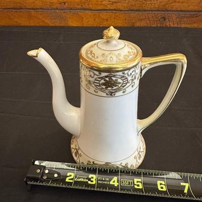 Noritake Handpainted with Hints Gold Tea Set