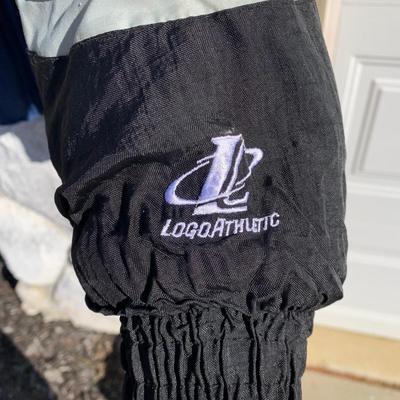 LOT 269 A: NFL Pro Line Logo Athletic Dallas Cowboys Puffer Jacket