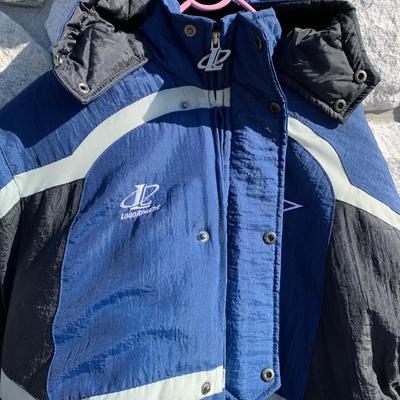 LOT 269 A: NFL Pro Line Logo Athletic Dallas Cowboys Puffer Jacket