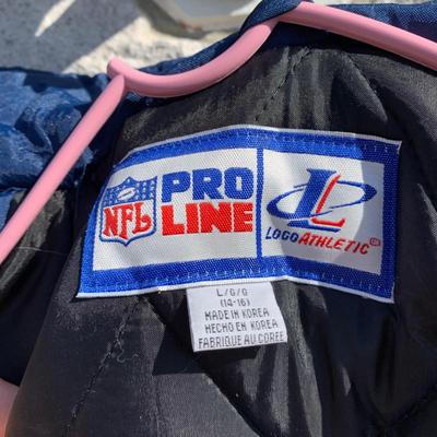 LOT 269 A: NFL Pro Line Logo Athletic Dallas Cowboys Puffer Jacket
