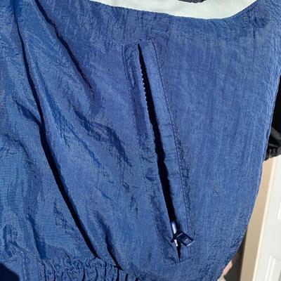 LOT 269 A: NFL Pro Line Logo Athletic Dallas Cowboys Puffer Jacket