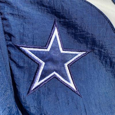 LOT 269 A: NFL Pro Line Logo Athletic Dallas Cowboys Puffer Jacket