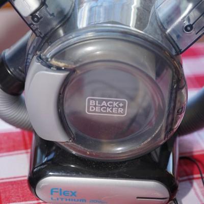 BLACK AND DECKER FLEX VACUUM- BATTERY CHARGE /ATTACHMENTS
