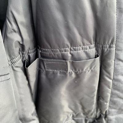 LOT 271 A: NFL Reebok Philadelphia Eagles Size X-Large Coat